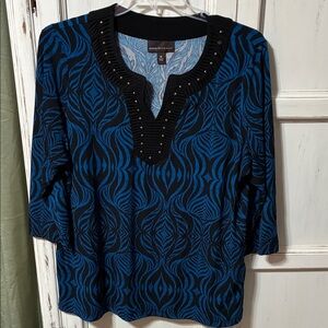 Dana Buchman Black and Blue Patterned Blouse